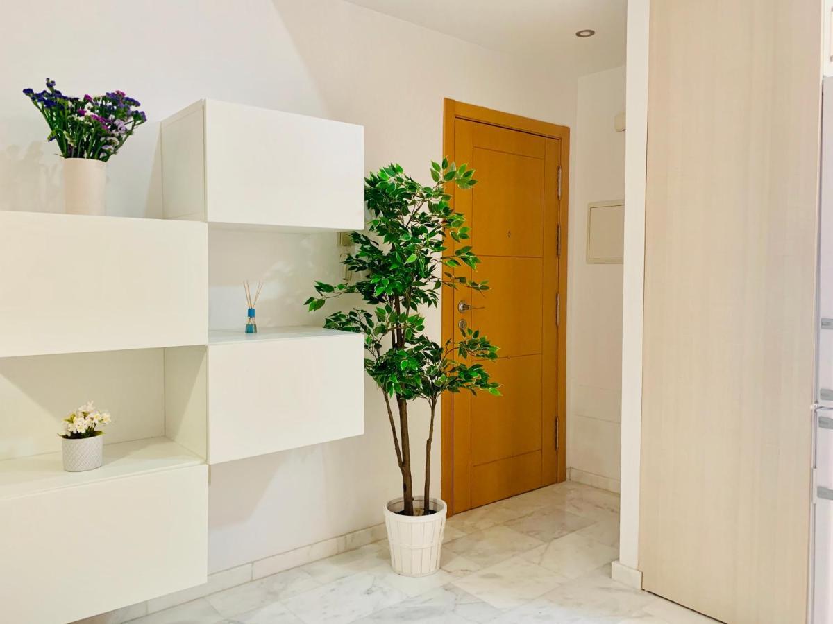 Homely Malaga Parras Con Terraza Interior Y Parking Privado Bajo Suplemento Экстерьер фото